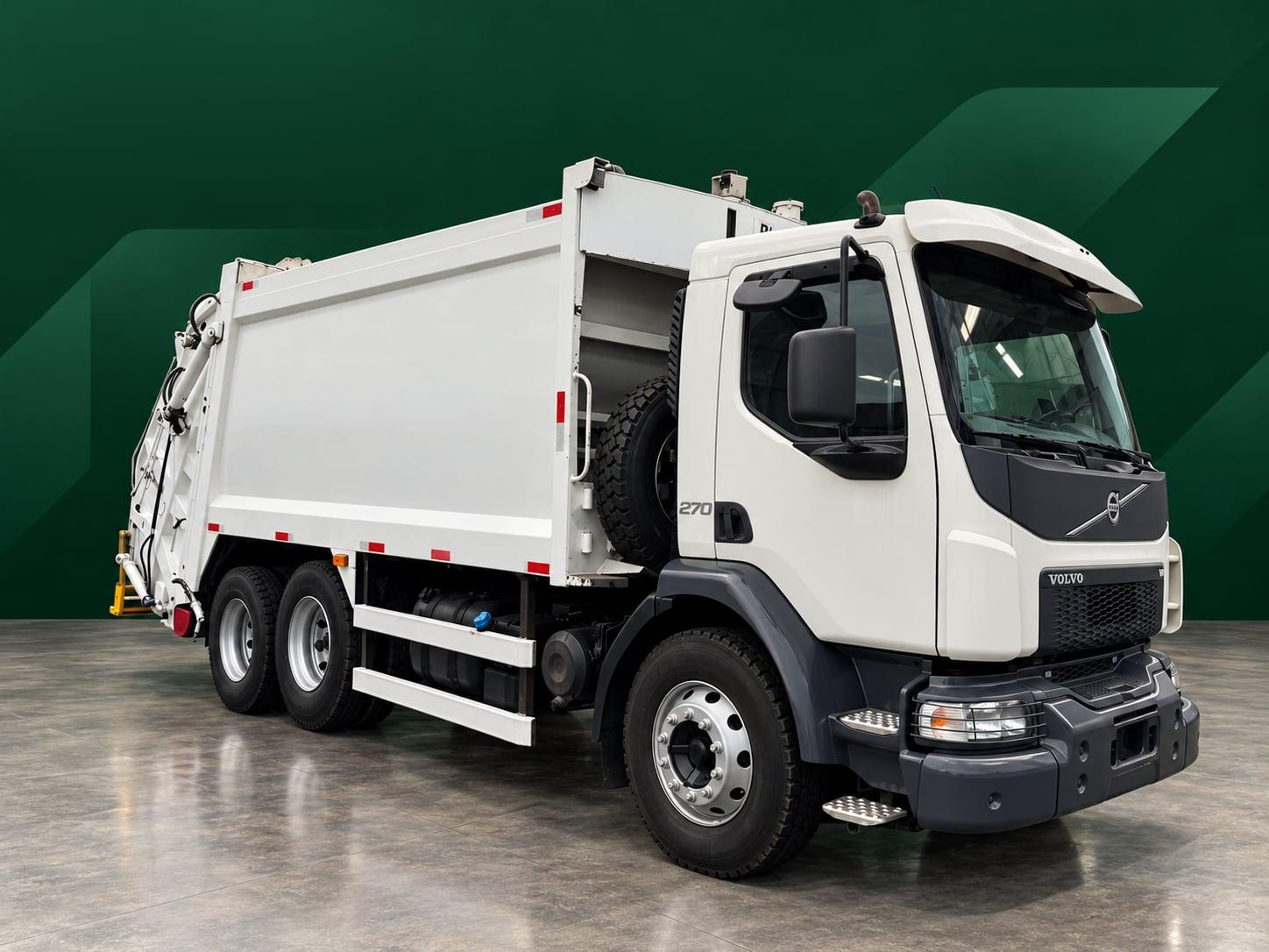 Caminhão compactador Volvo VM 270 da Locar Truck